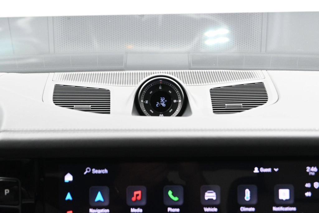 Certified 2025 Porsche Cayenne Coupe AWD/4WD image 24