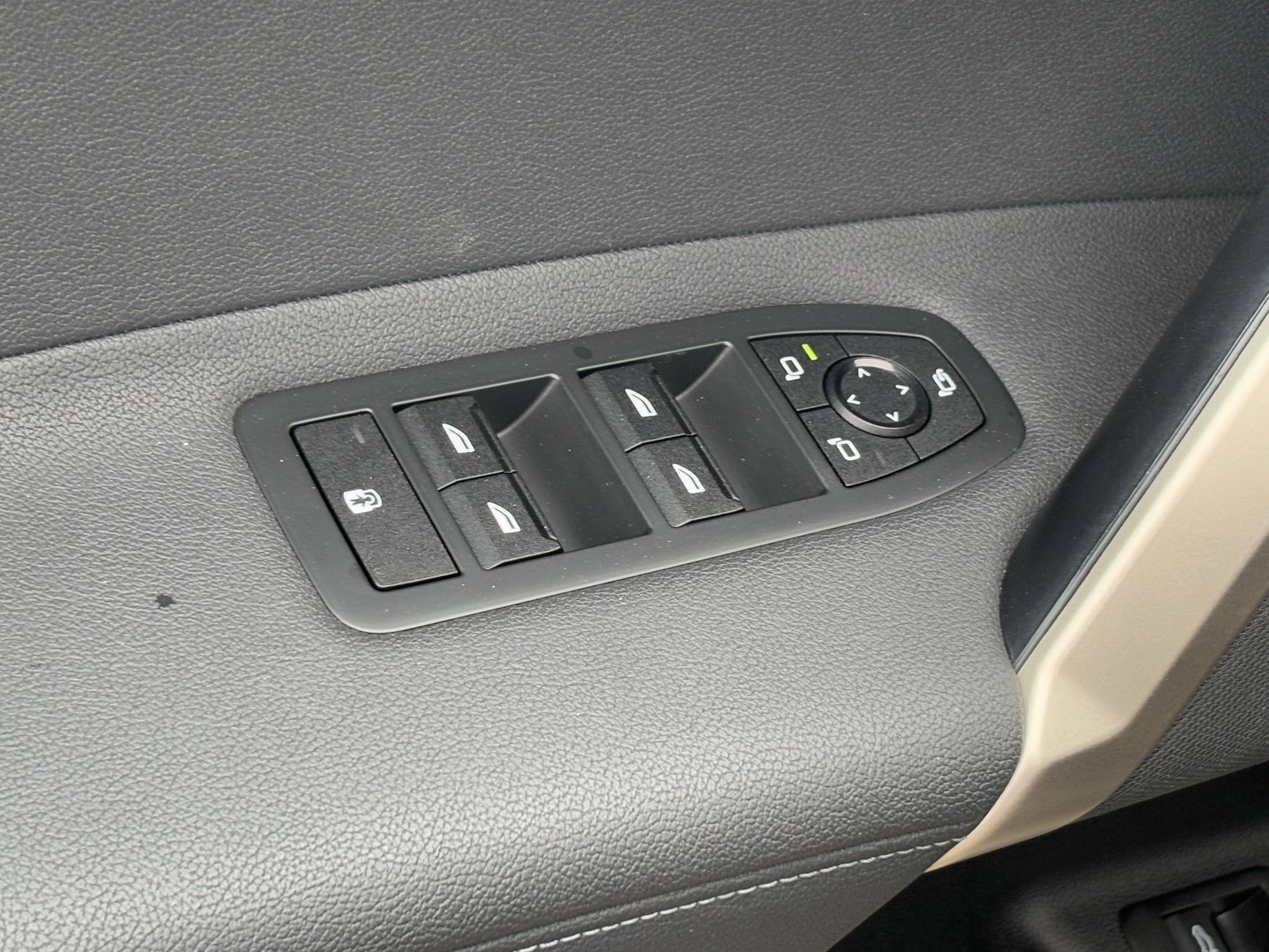Certified 2023 BMW iX xDrive50 AWD/4WD image 15