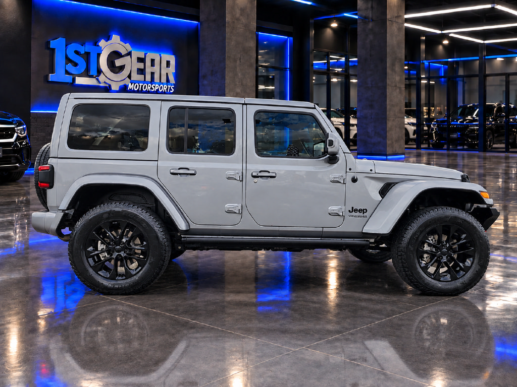 Used 2021 Jeep Wrangler Unlimited Sahara AWD/4WD image 5