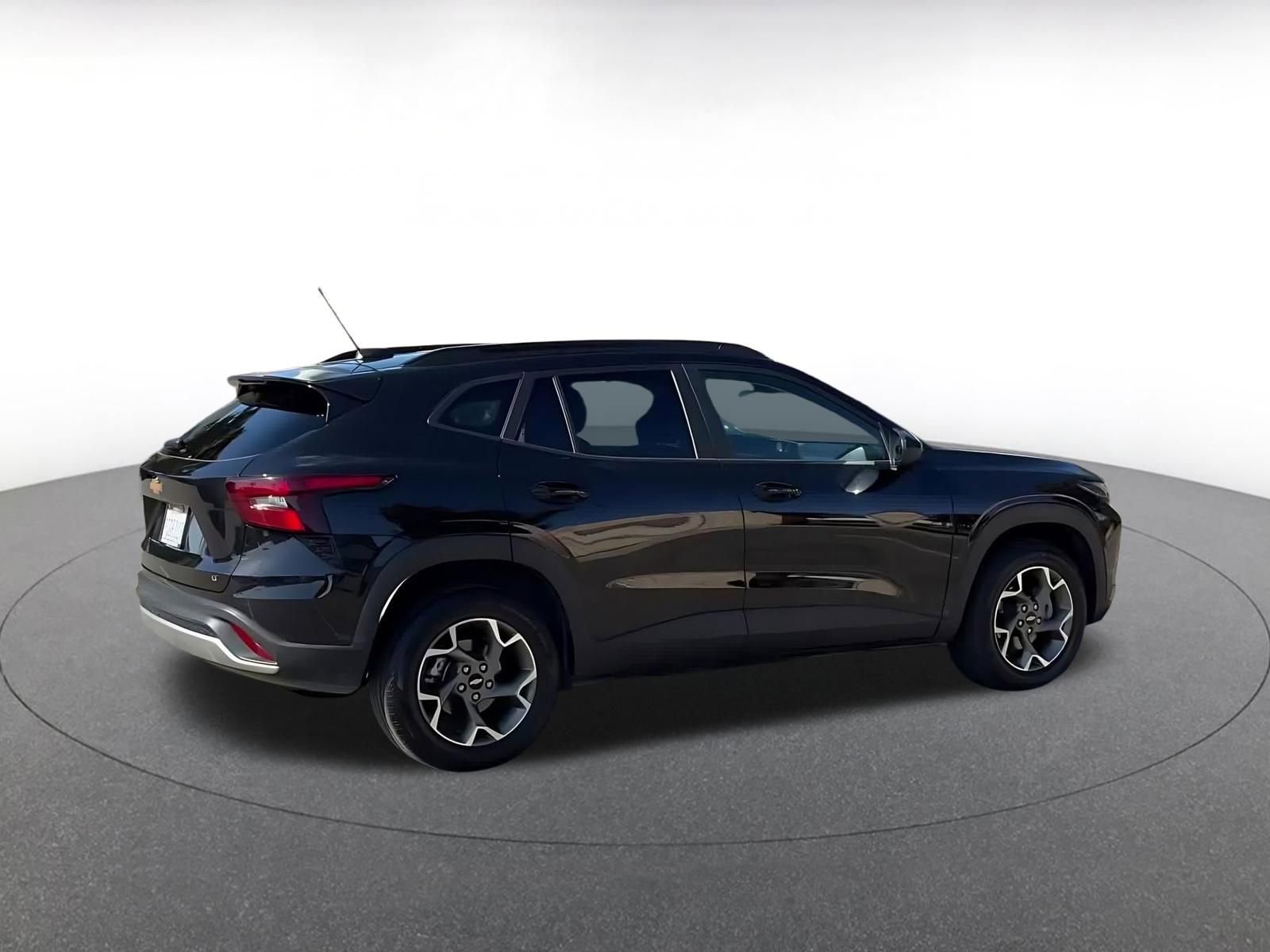 Used 2025 Chevrolet Trax LT image 15