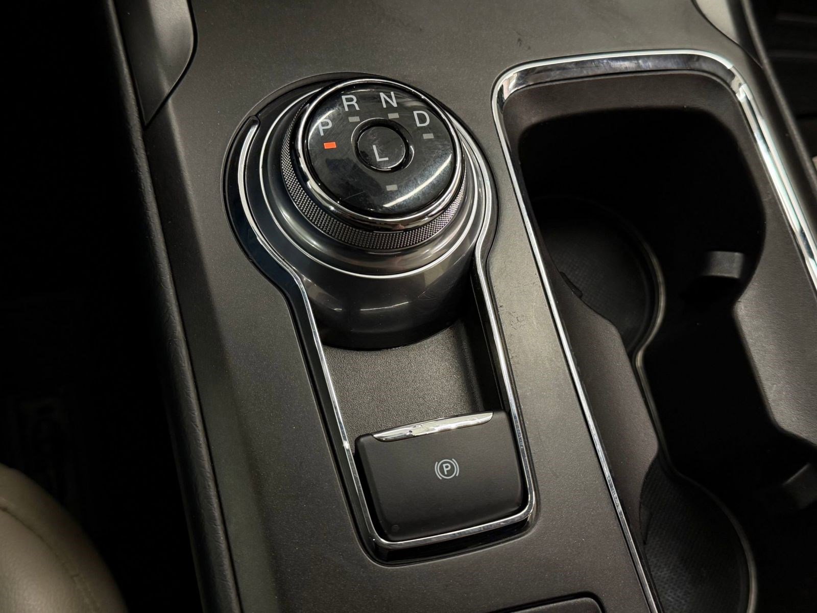 Used 2018 Ford Fusion Titanium image 15