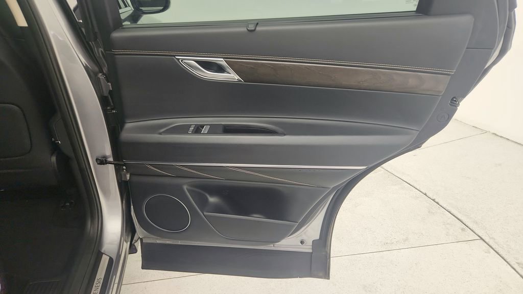 Used 2024 Genesis GV80 2.5T image 35