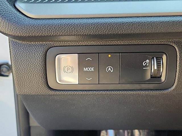 Certified 2025 Chevrolet Traverse LT FWD image 25