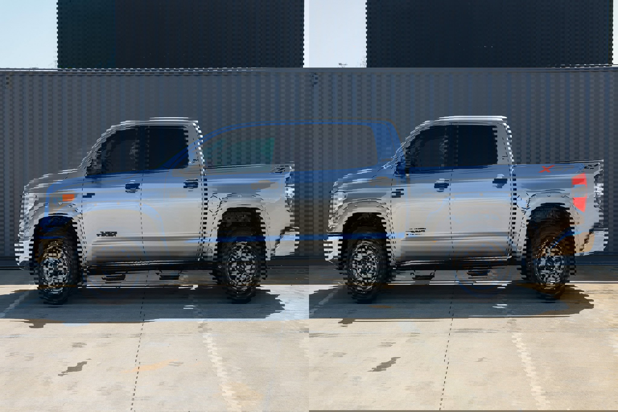 Used 2017 Toyota Tundra SR5 w/ SR5 Upgrade Package image 8