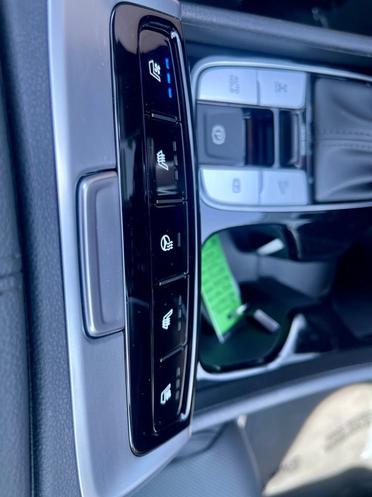 Used 2024 Hyundai Santa Cruz Limited image 5