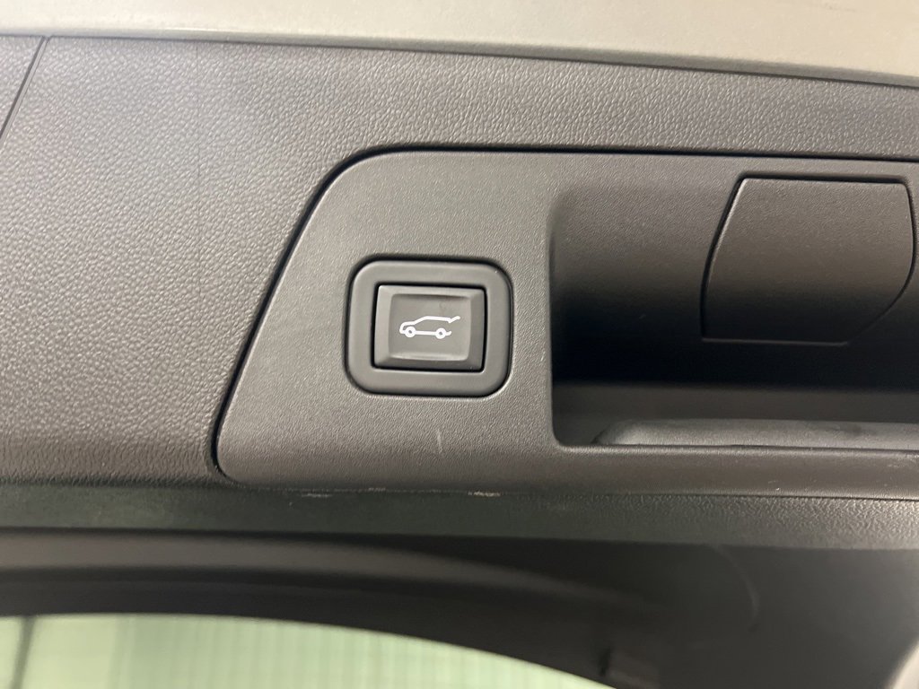 Certified 2023 Buick Envision Essence w/ Sport Touring Package image 7