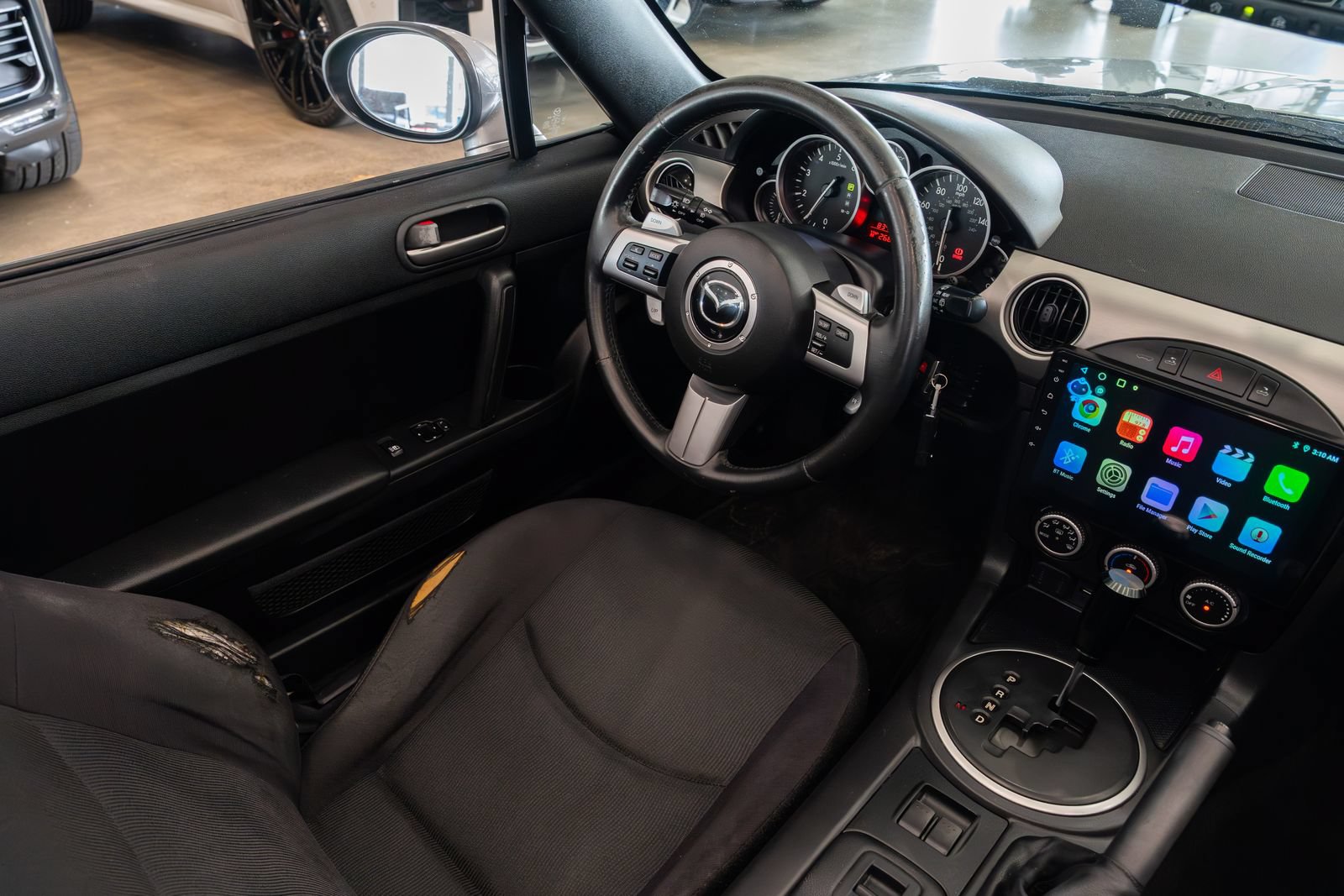 Used 2010 MAZDA MX-5 Miata Touring RWD image 11