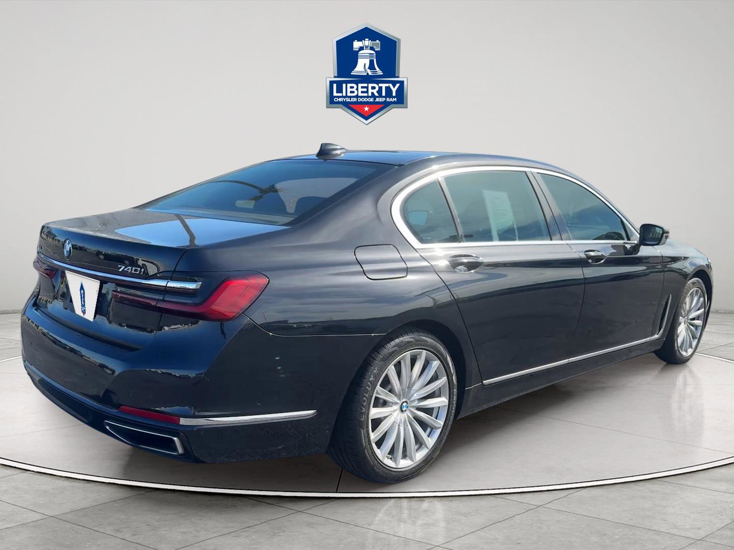 Used 2022 BMW 740i xDrive w/ Premium Package AWD/4WD image 5
