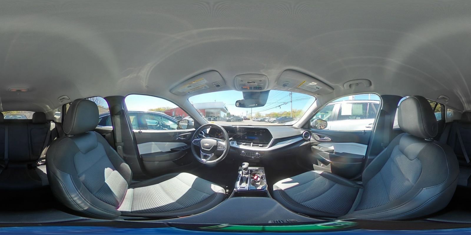 Used 2025 Chevrolet Trax LT w/ LT Convenience Package FWD image 41