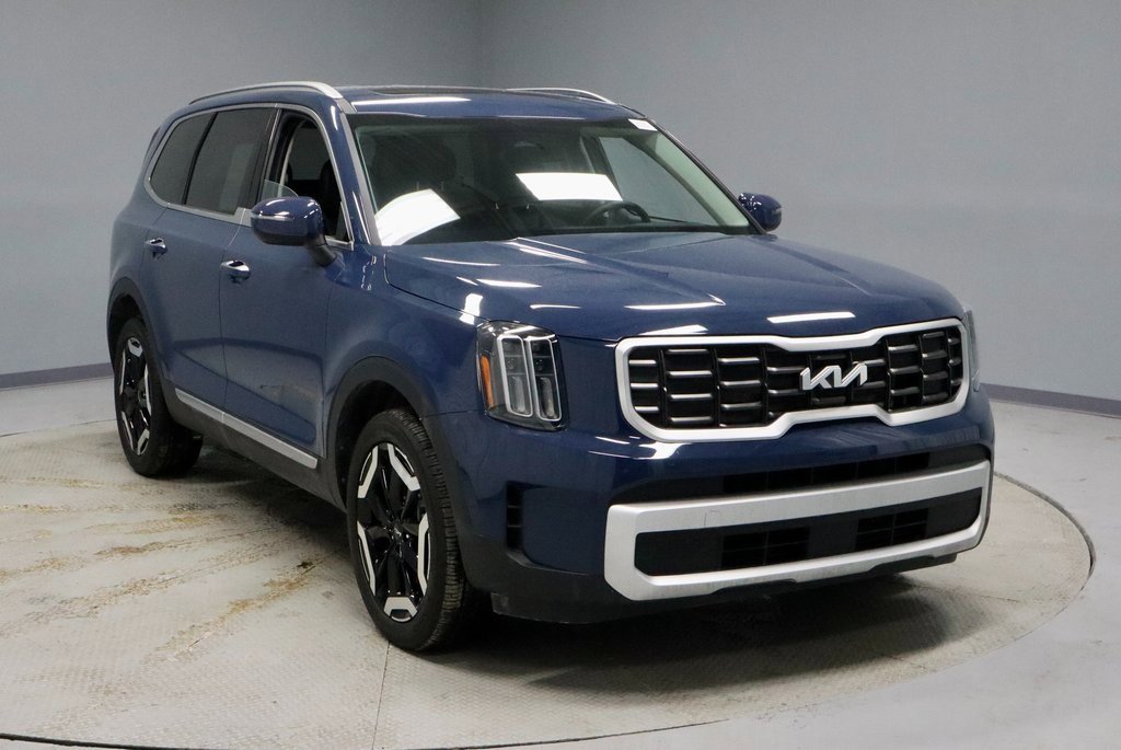 Used 2025 Kia Telluride S image 1