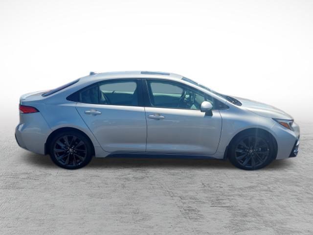 Certified 2025 Toyota Corolla SE w/ SE Premium Package FWD image 4