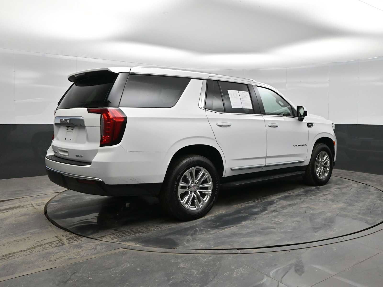 Used 2024 GMC Yukon SLT image 8