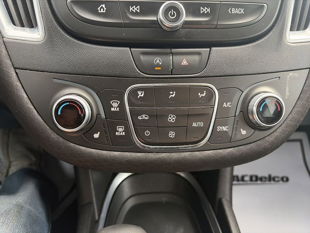 Used 2021 Chevrolet Malibu LT FWD image 24