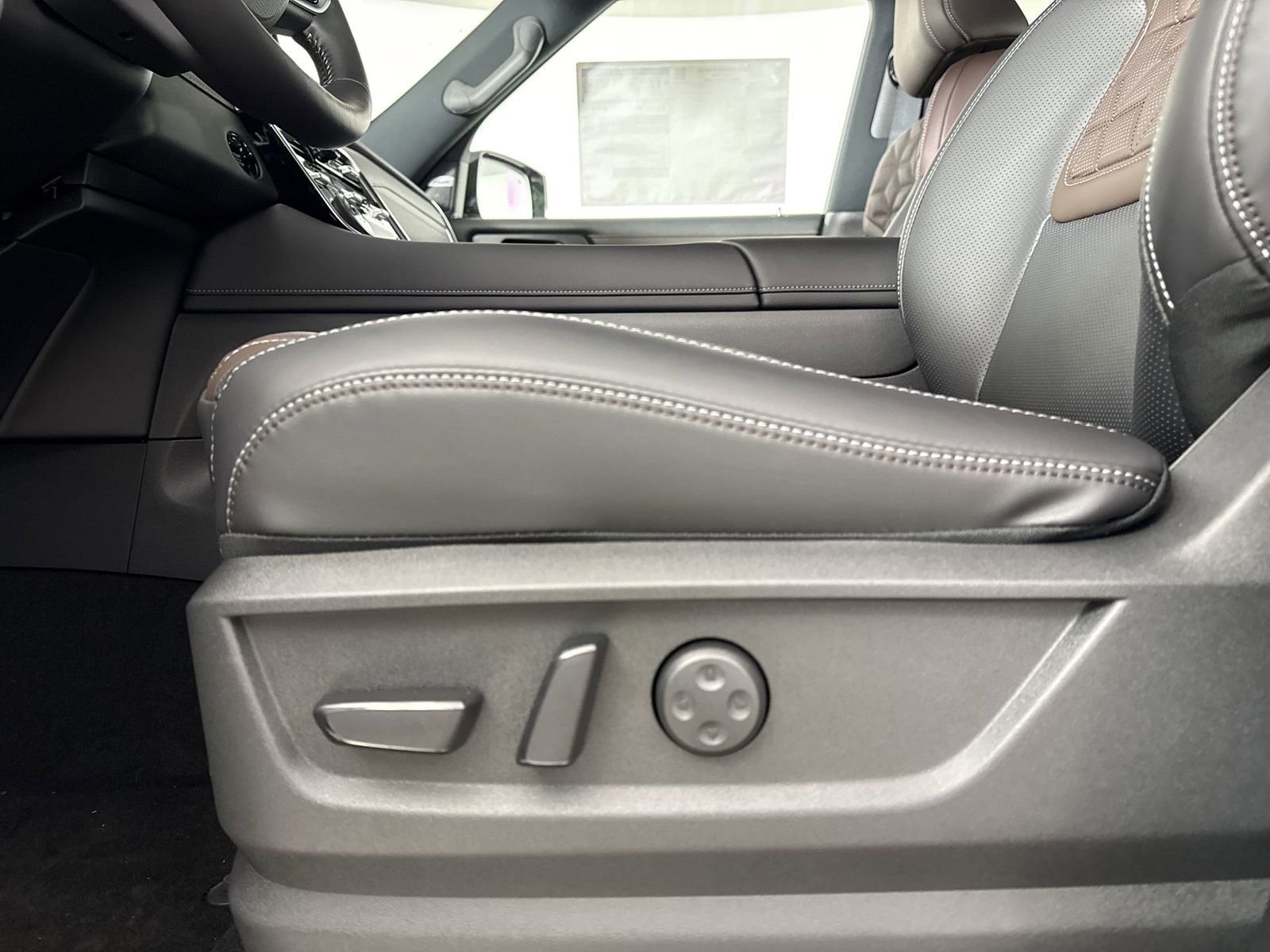 New 2026 Nissan Armada Platinum image 20