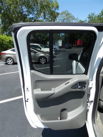 Used 2016 Nissan Frontier SV AWD/4WD image 43