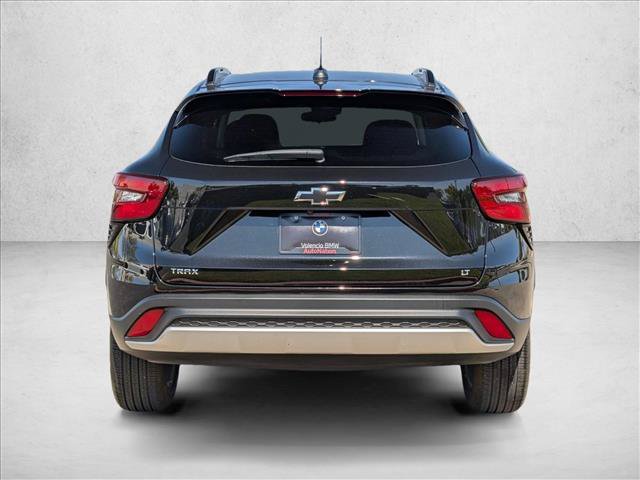 Used 2025 Chevrolet Trax LT FWD image 7