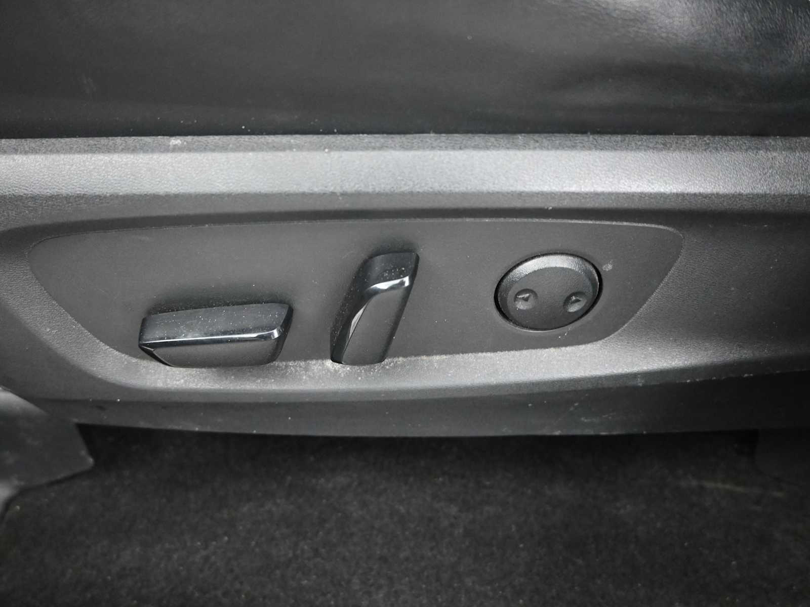 Used 2023 Nissan Pathfinder Platinum w/ Cargo Package image 22