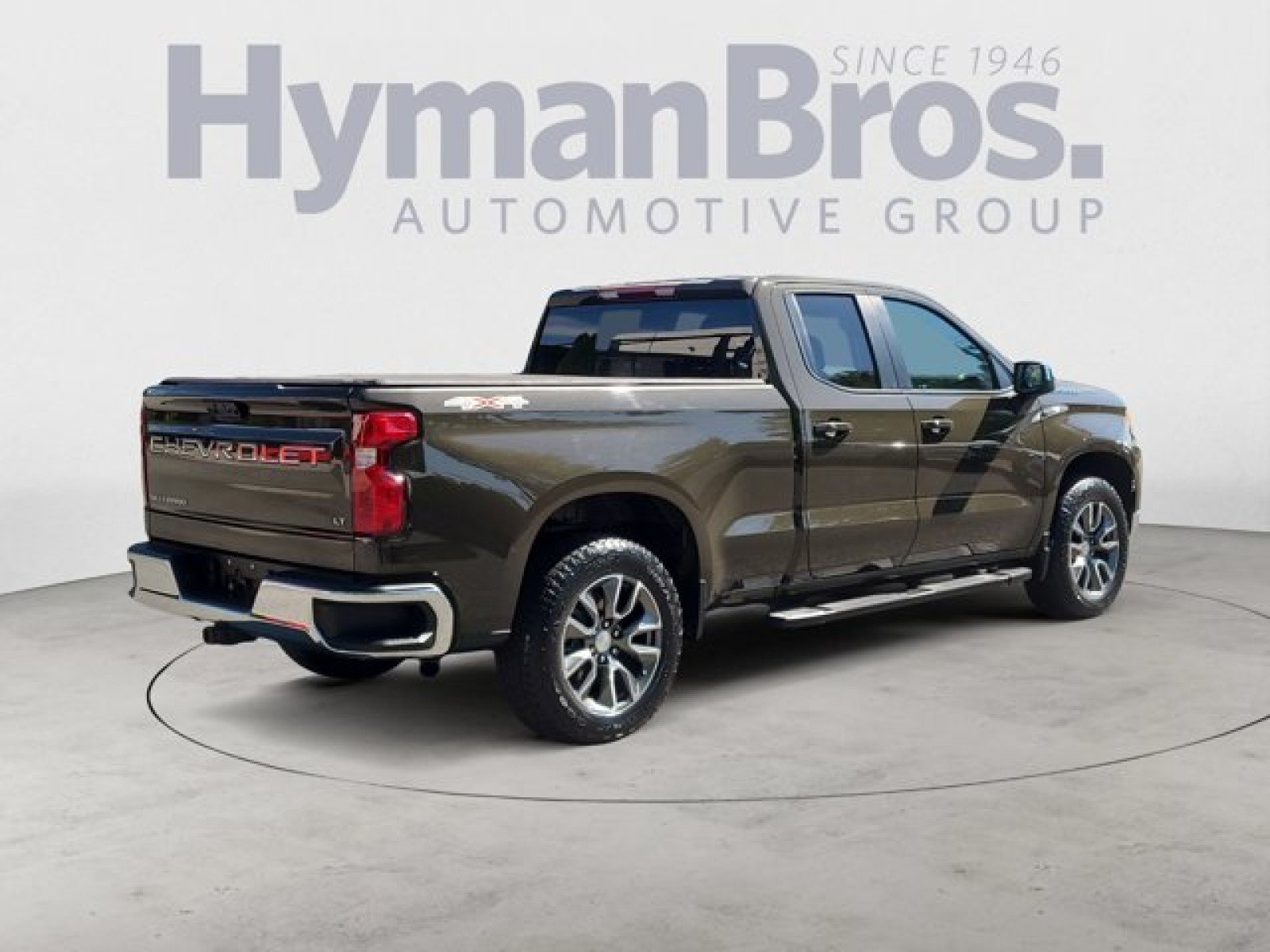 Used 2023 Chevrolet Silverado 1500 LT AWD/4WD image 3