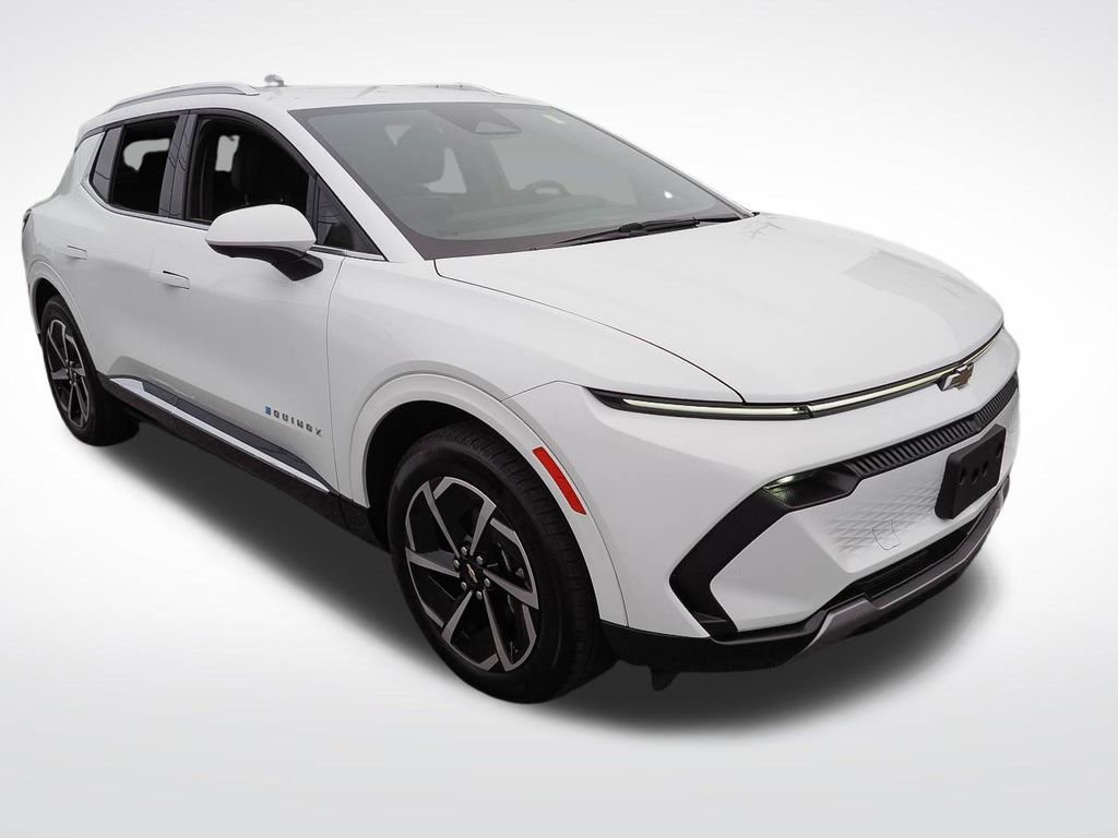 Used 2025 Chevrolet Equinox EV LT w/ Convenience Package FWD image 3