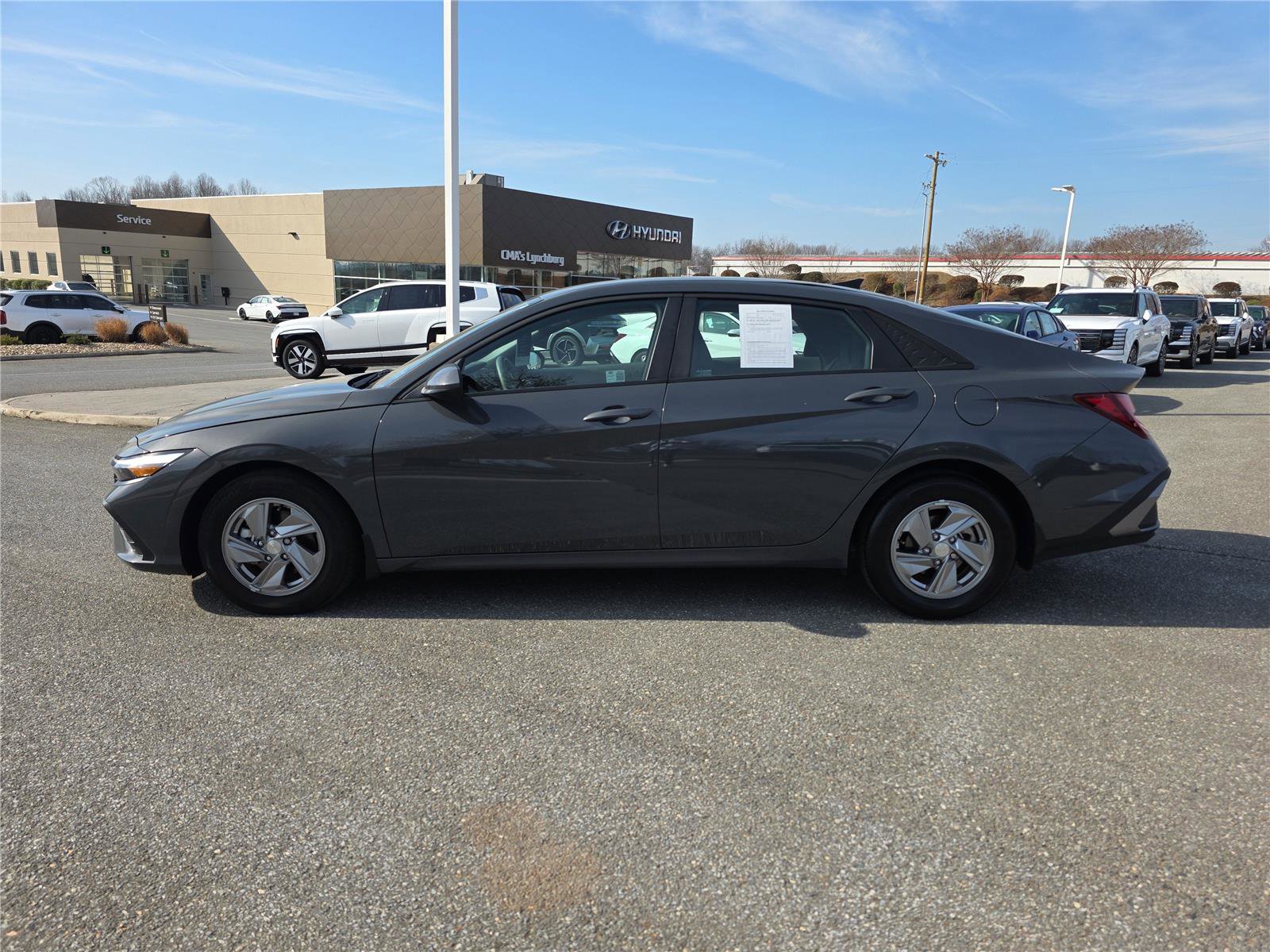 Certified 2024 Hyundai Elantra SE image 8