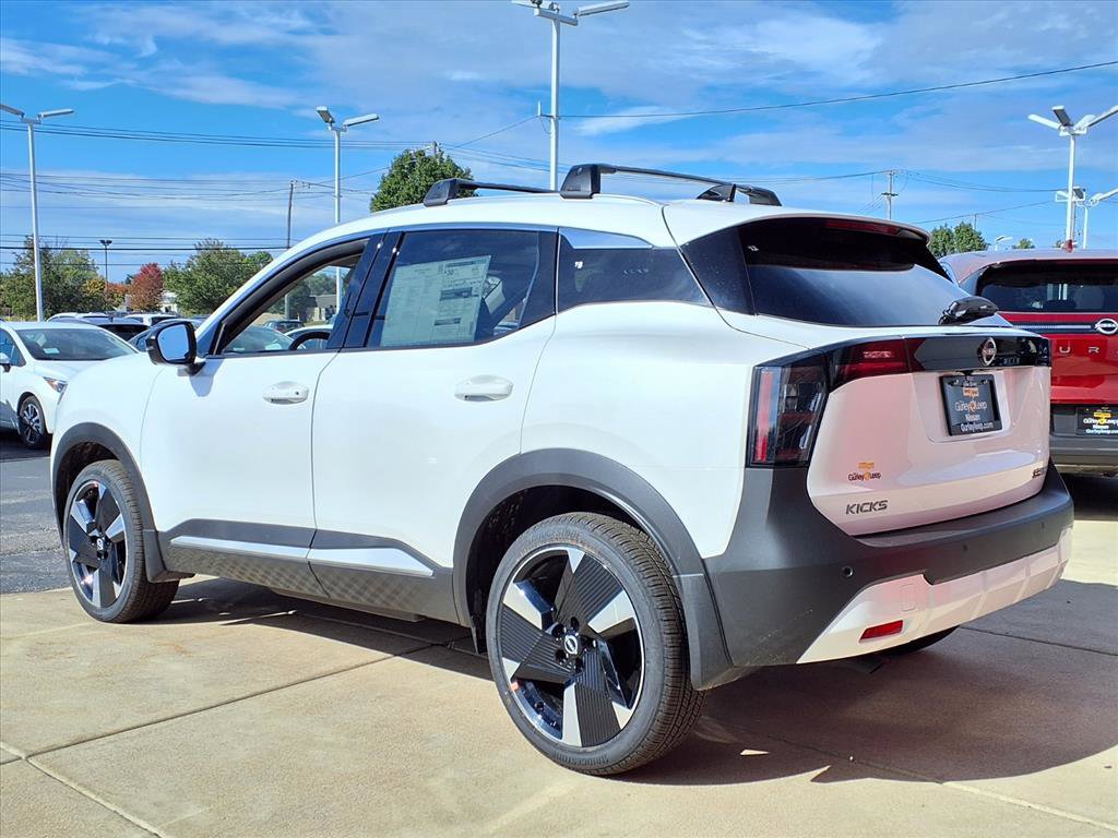 New 2026 Nissan Kicks SR image 8