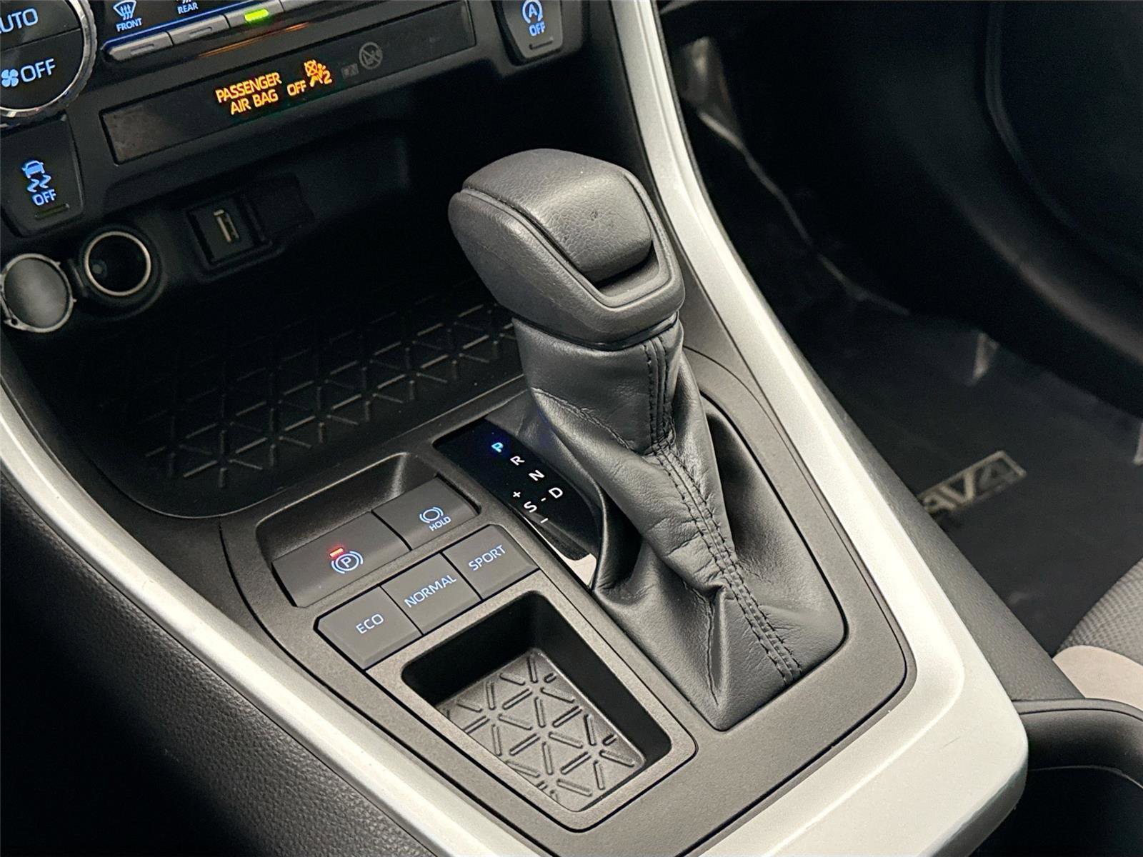 Certified 2022 Toyota RAV4 XLE image 26