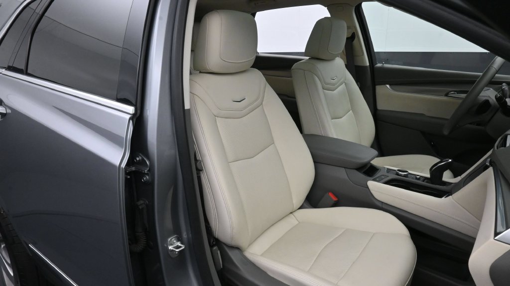 Certified 2024 Cadillac XT5 Premium Luxury FWD image 22