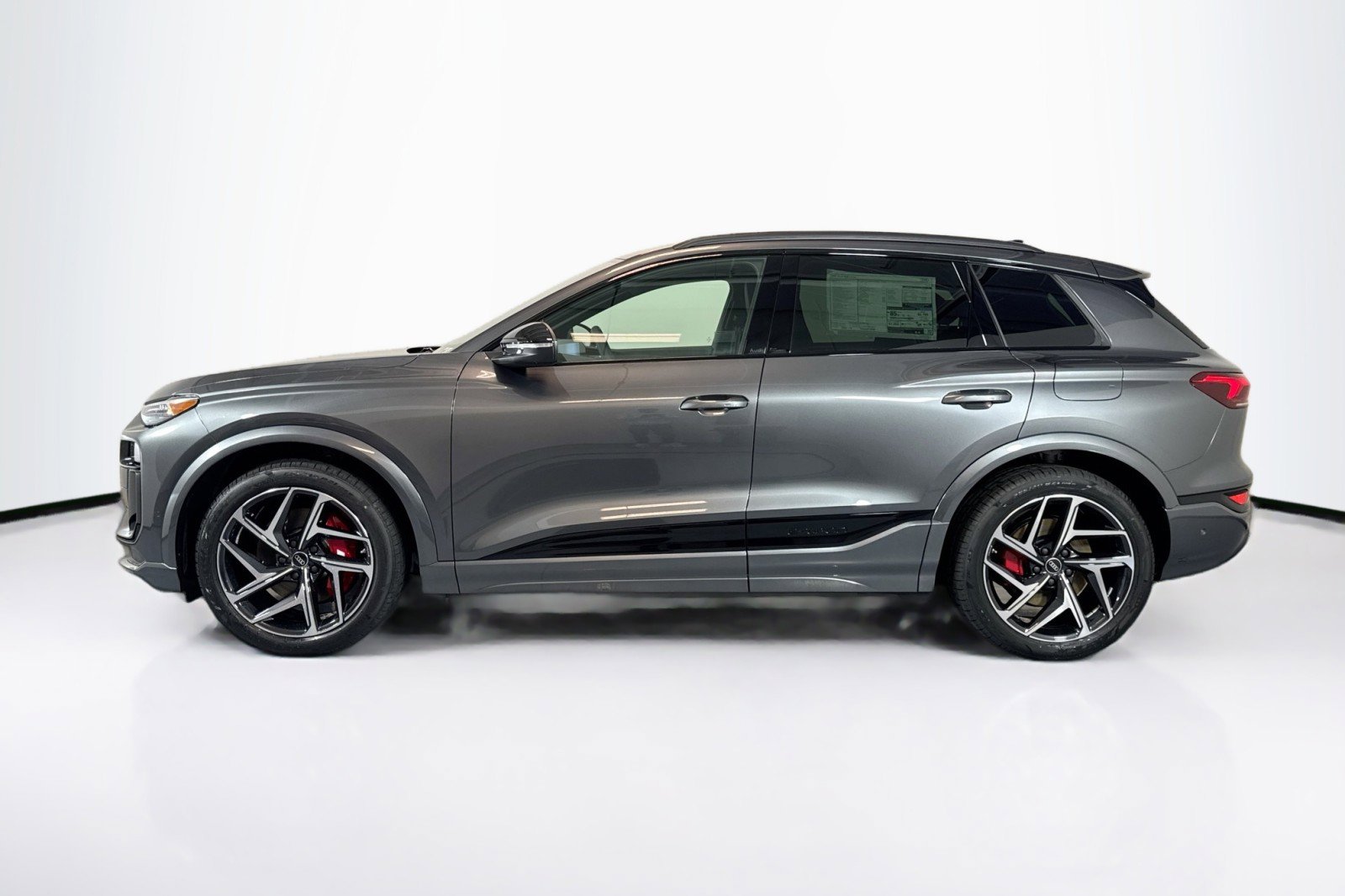 New 2027 Audi SQ6 e-tron Premium Plus image 8