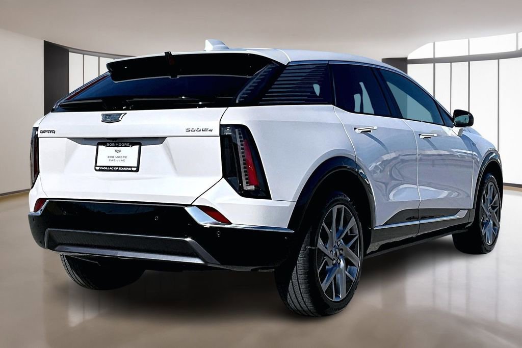 Certified 2025 Cadillac Optiq Luxury 1 image 2