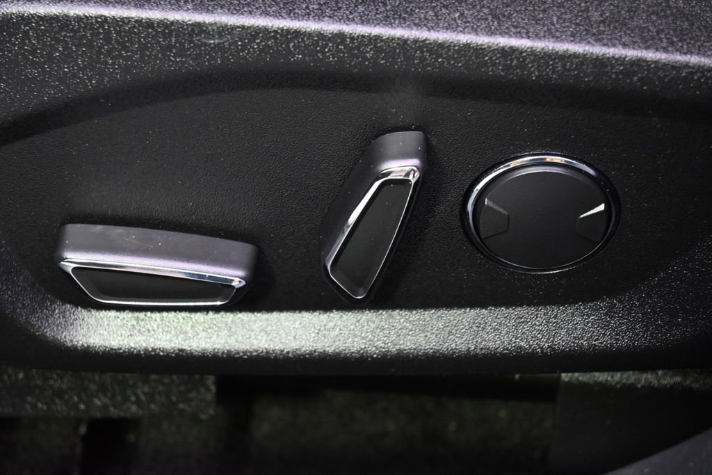 Used 2018 Ford Fusion SE FWD image 13