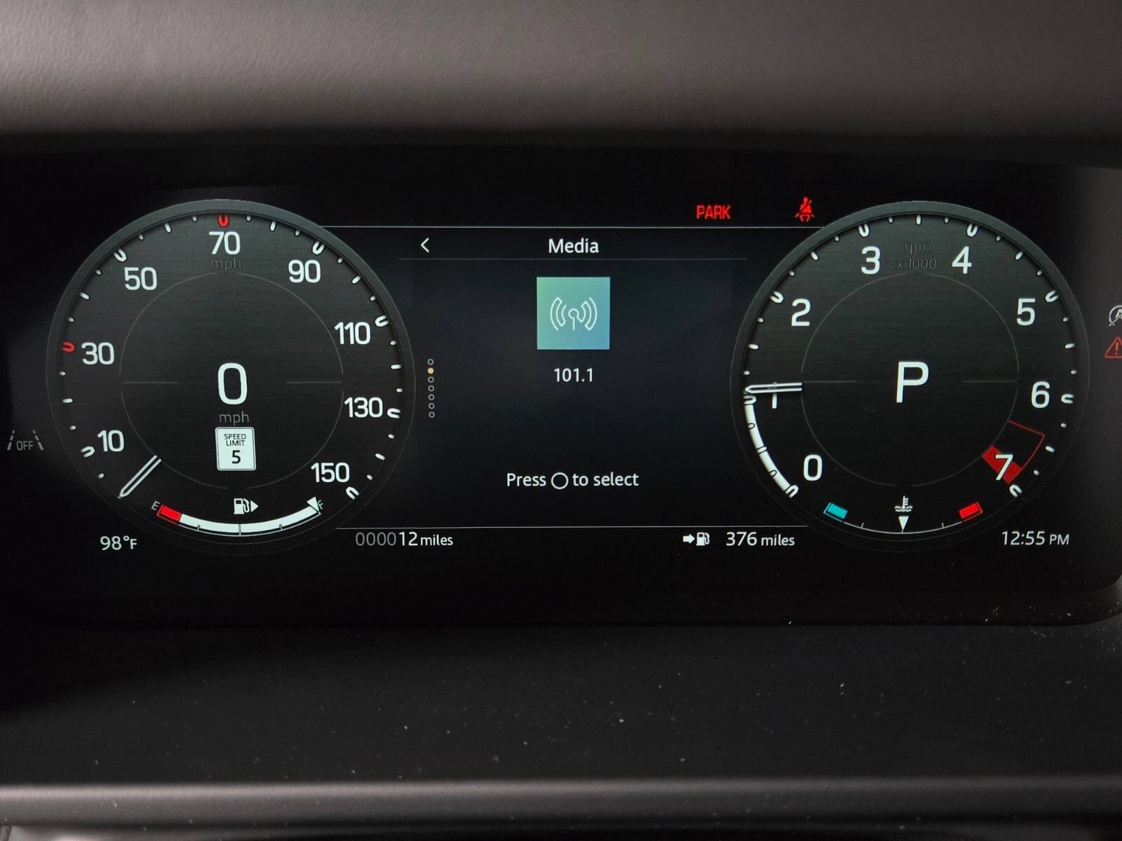 New 2026 Land Rover Defender 130 X-Dynamic SE AWD/4WD image 35