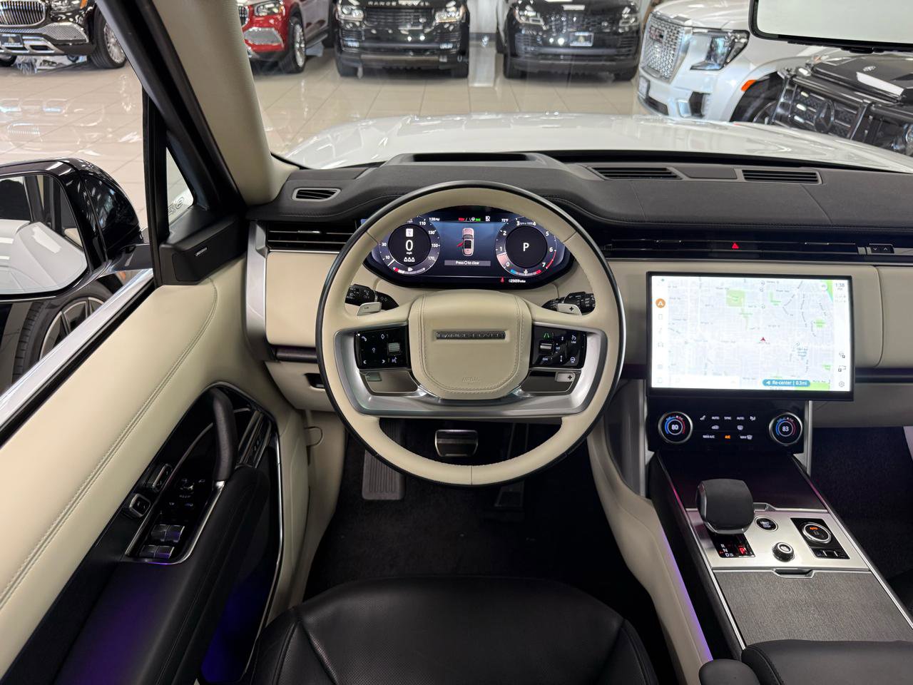 Used 2023 Land Rover Range Rover SE image 13