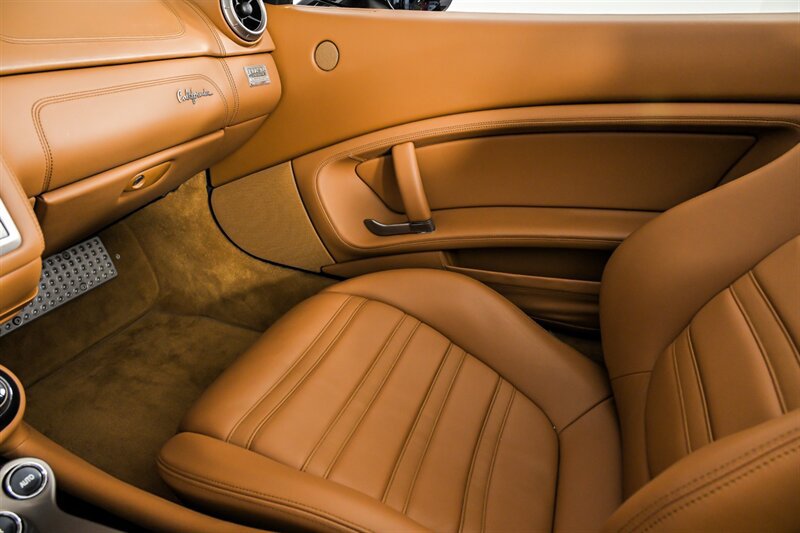 Used 2010 Ferrari California RWD image 31