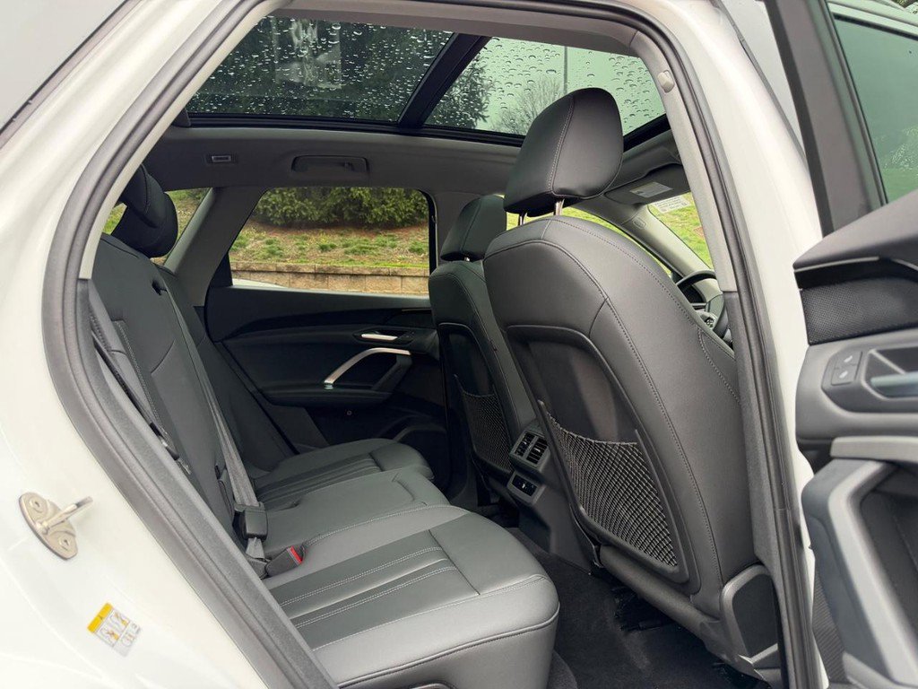 Used 2025 Audi Q5 Premium w/ Convenience Package image 10