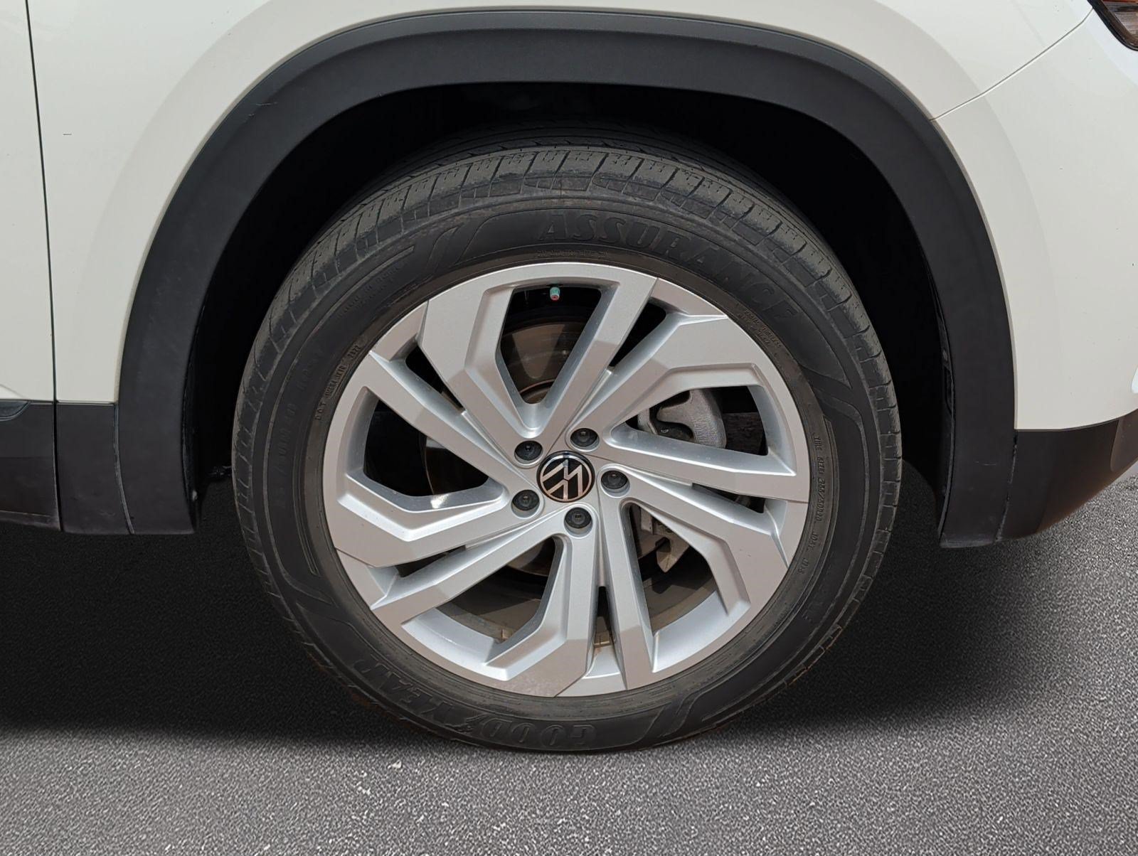 Used 2023 Volkswagen Atlas SE w/ Panoramic Sunroof Package FWD image 7