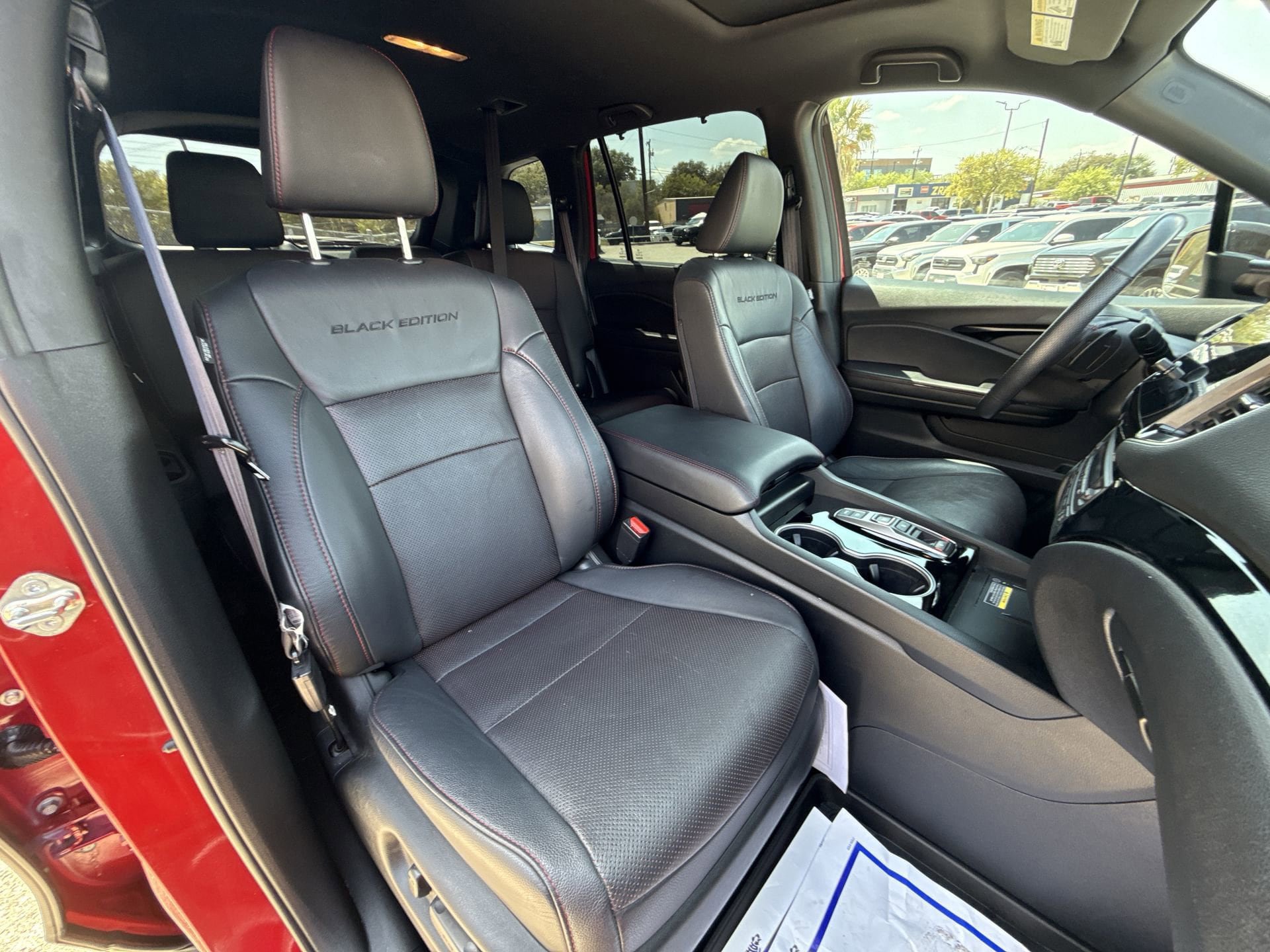 Used 2025 Honda Passport Black Edition image 26