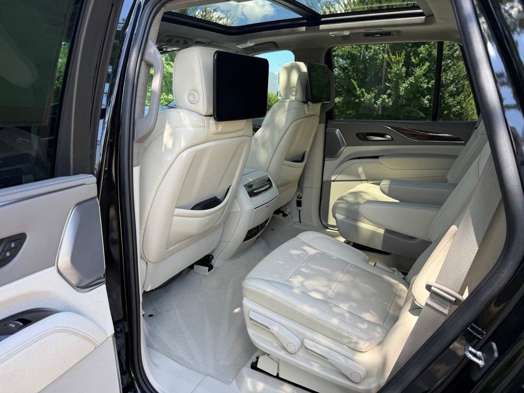 Certified 2024 Cadillac Escalade Sport Platinum w/ LPO, ONYX Package AWD/4WD image 23