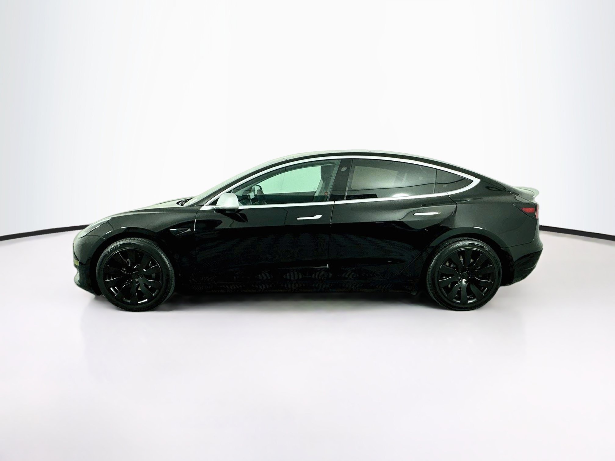 Used 2018 Tesla Model 3 Long Range AWD/4WD image 4
