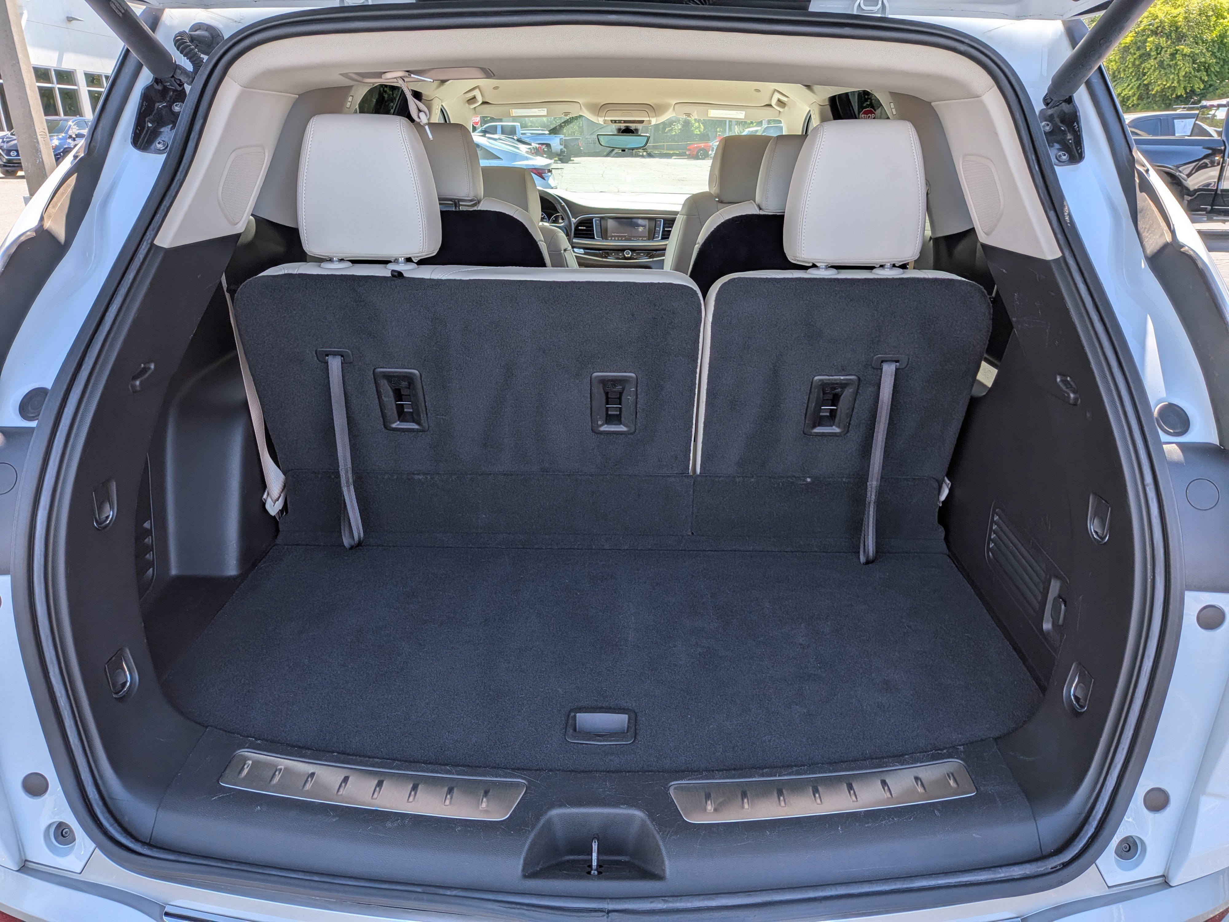 Certified 2023 Buick Enclave Premium image 17