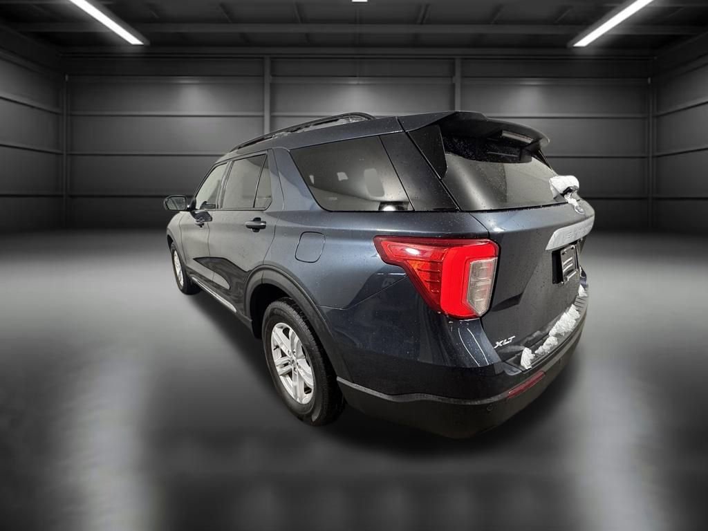 Used 2023 Ford Explorer XLT w/ Equipment Group 202A image 4