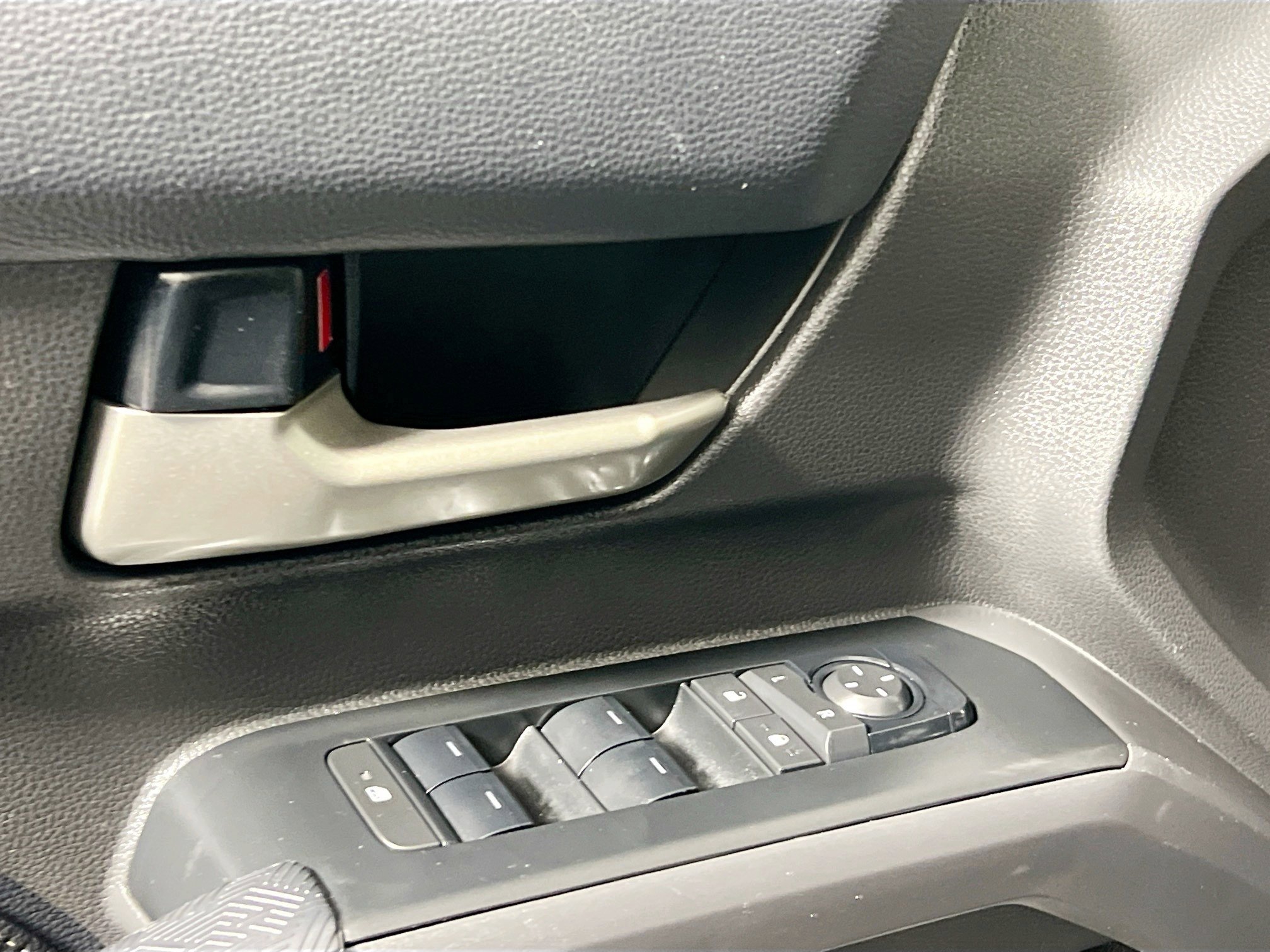 Used 2024 Toyota Tacoma Limited w/ Limited Package (LT) image 16