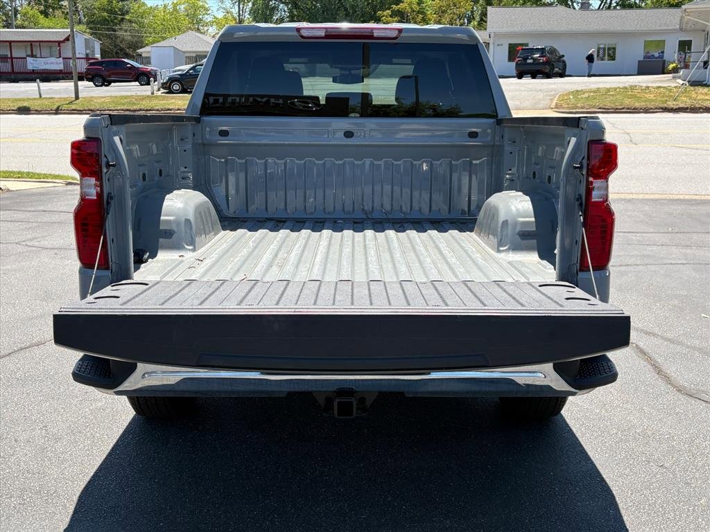 Used 2024 Chevrolet Silverado 1500 LT RWD image 23