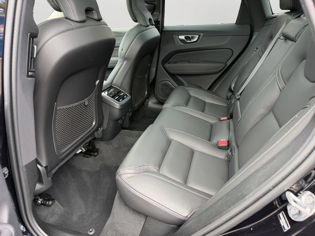 Certified 2026 Volvo XC60 B5 Ultra w/ Protection Package Premier AWD/4WD image 12