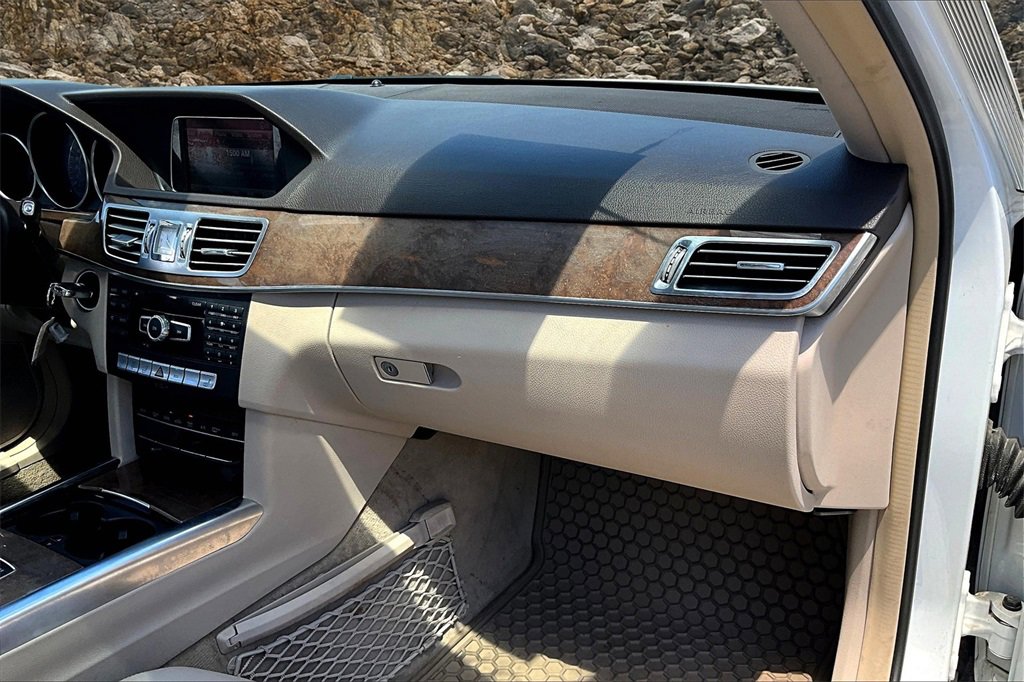 Used 2014 Mercedes-Benz E 350 4MATIC Sedan w/ Premium 1 Package image 15