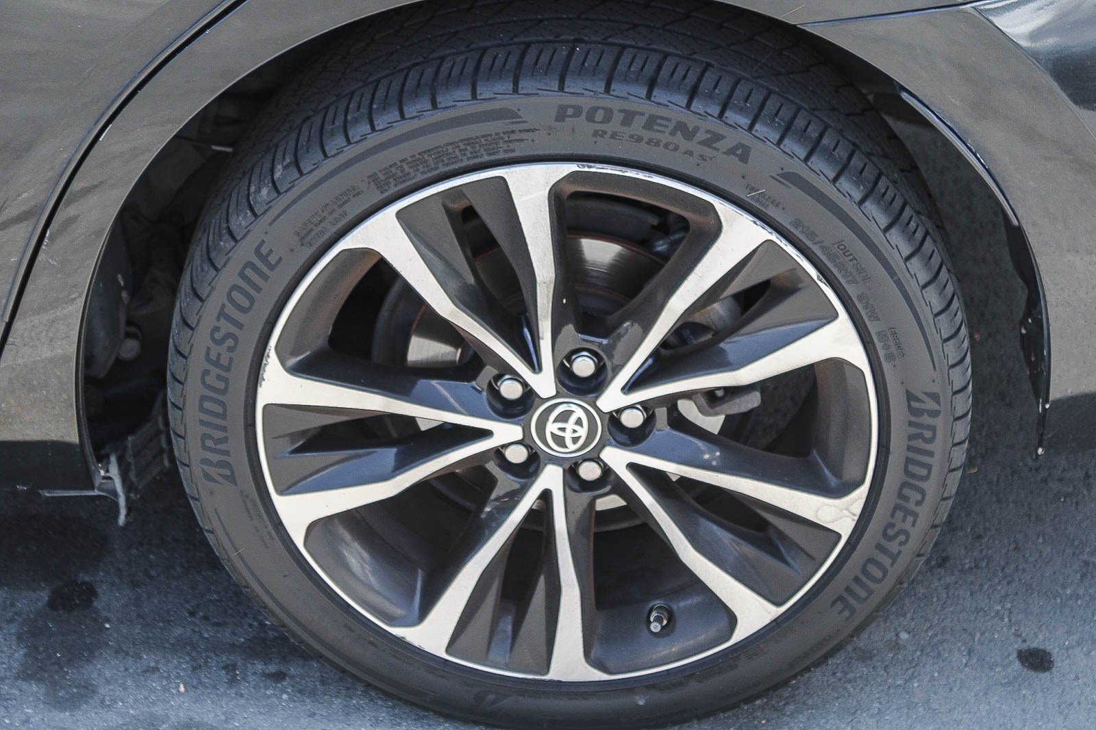 Used 2019 Toyota Corolla SE w/ Carpet Mat Package (TMS) FWD image 11