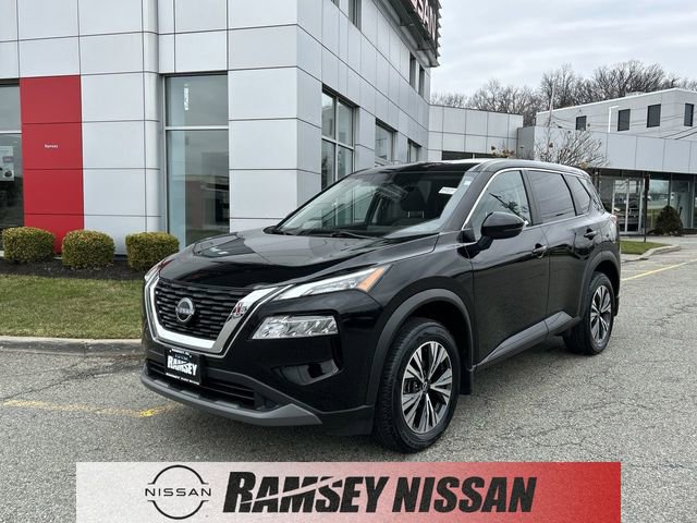 Used 2023 Nissan Rogue SV image 1