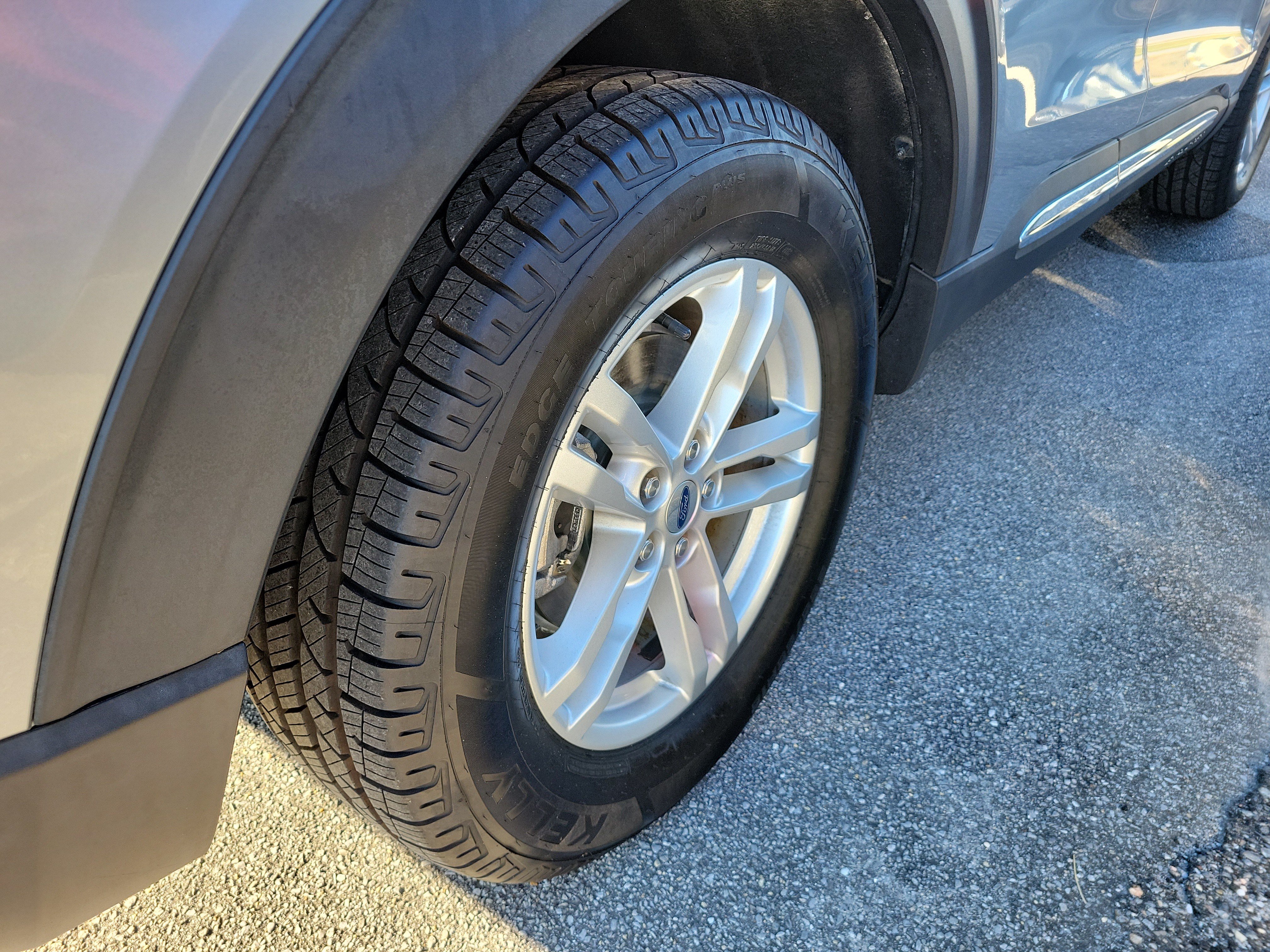 Used 2020 Ford Explorer XLT w/ Equipment Group 202A AWD/4WD image 26