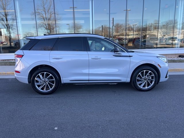 Used 2025 Lincoln Corsair Grand Touring w/ Equipment Group 301A image 9