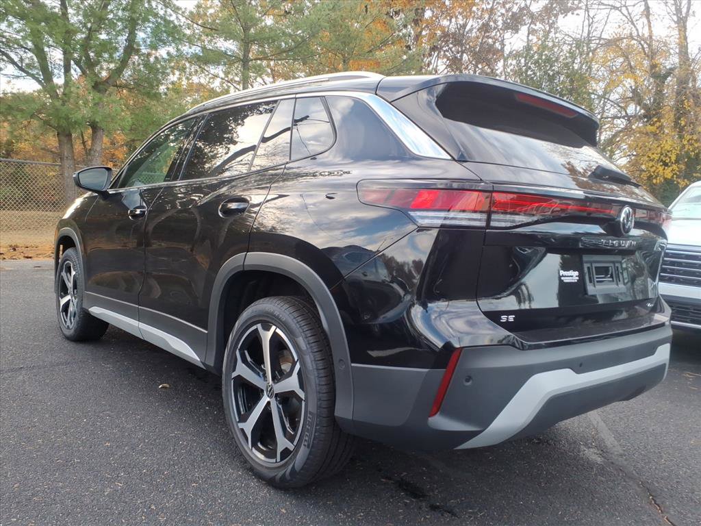 New 2025 Volkswagen Tiguan SE image 3