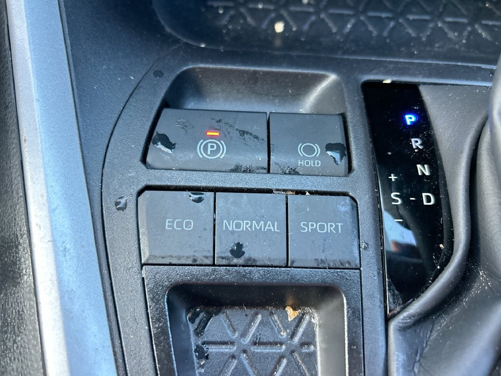 Certified 2025 Toyota RAV4 XLE FWD image 34